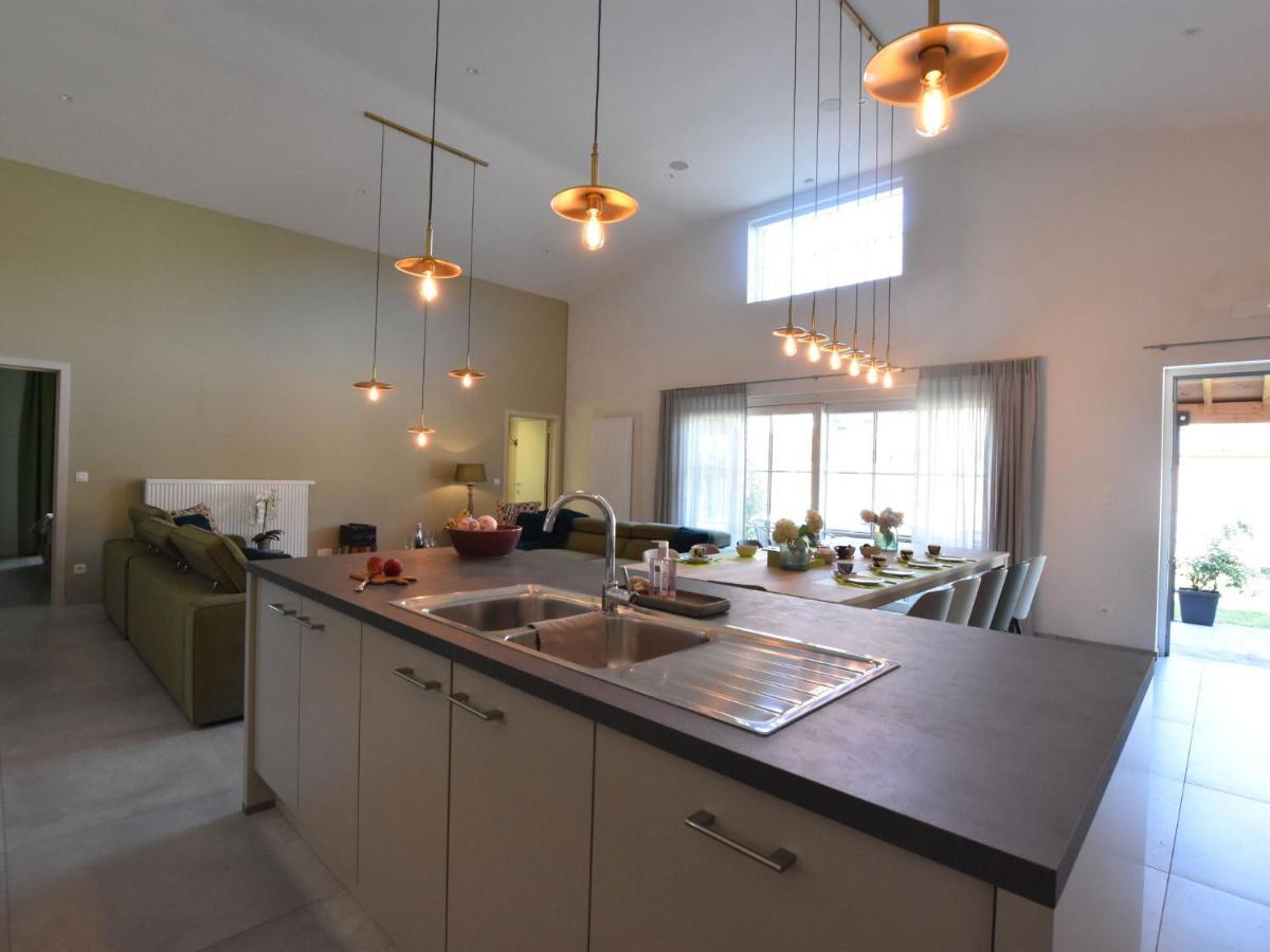Tasteful Holiday Home In Sijsele Brugge With Garden Veldhoek エクステリア 写真