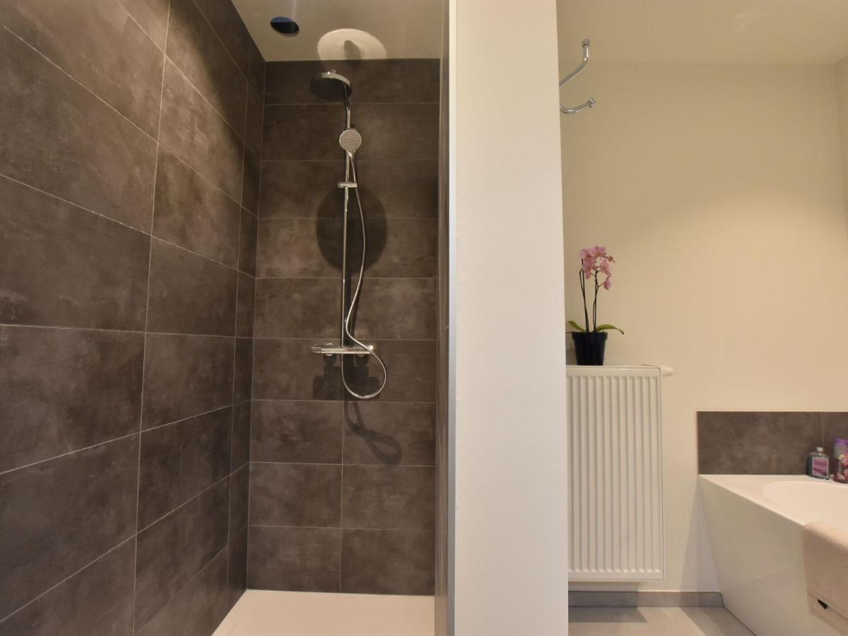 Tasteful Holiday Home In Sijsele Brugge With Garden Veldhoek エクステリア 写真