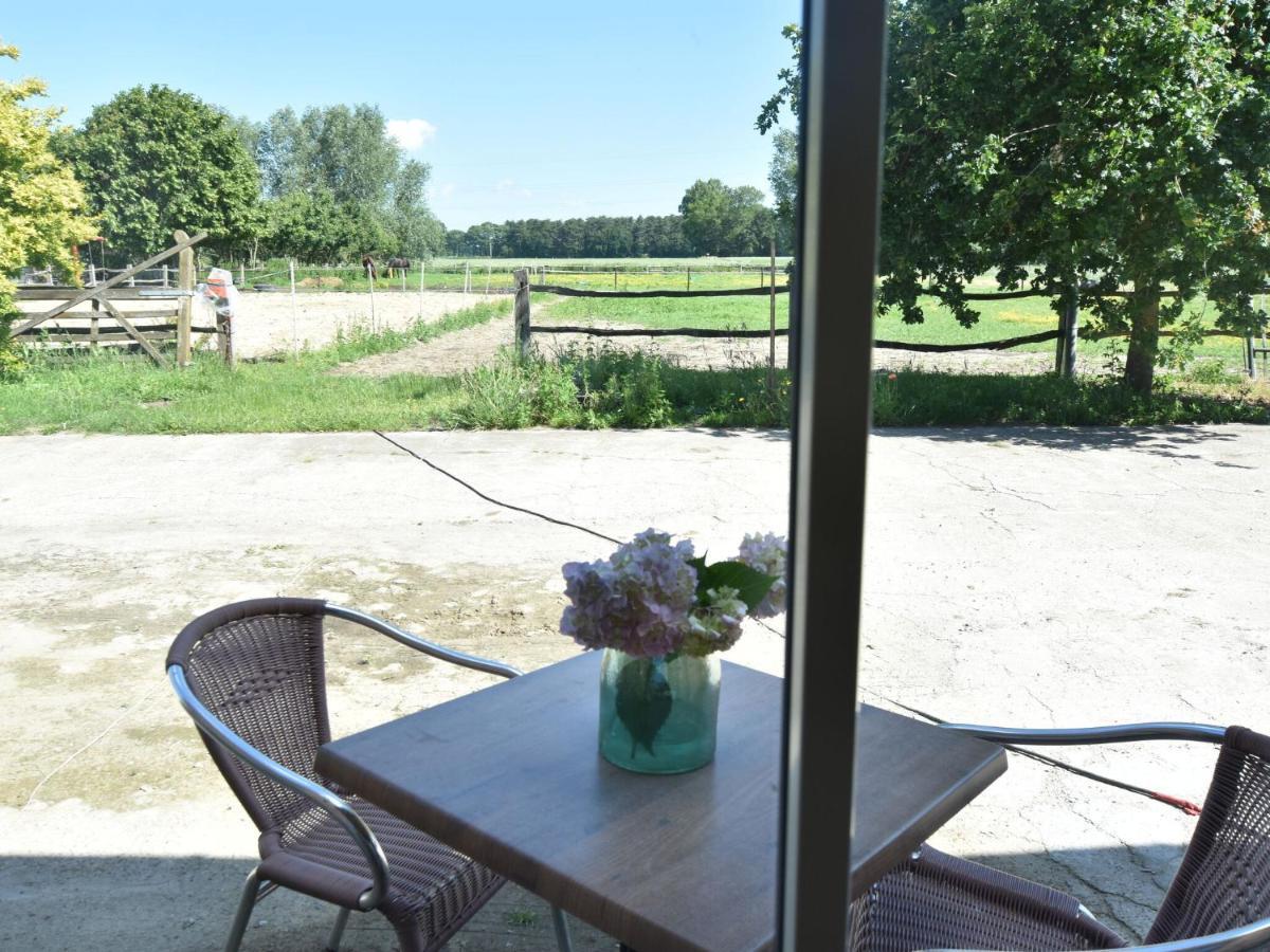 Tasteful Holiday Home In Sijsele Brugge With Garden Veldhoek エクステリア 写真